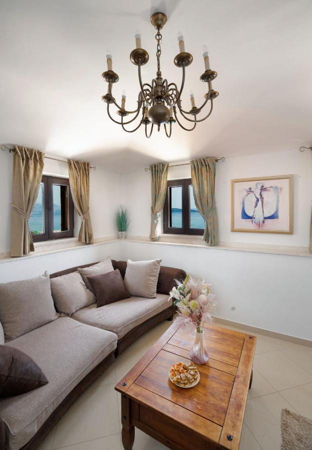 Luxury Apartments Perko Kaštela Екстериор снимка
