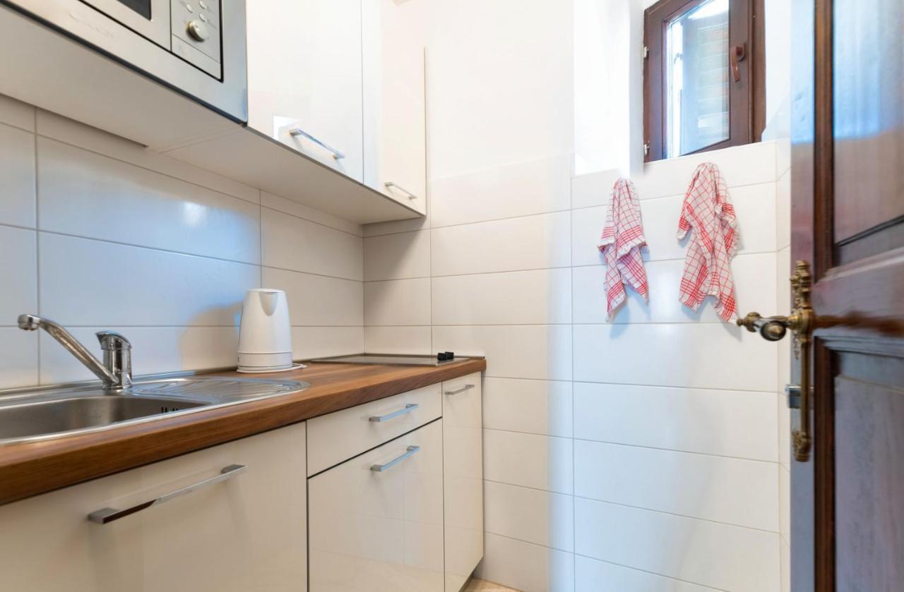 Luxury Apartments Perko Kaštela Екстериор снимка