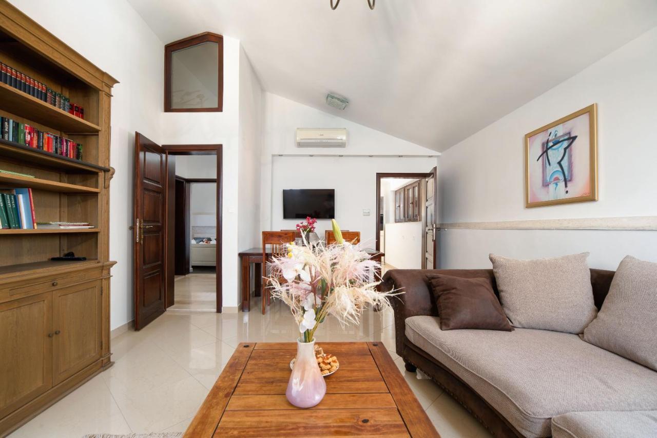 Luxury Apartments Perko Kaštela Екстериор снимка