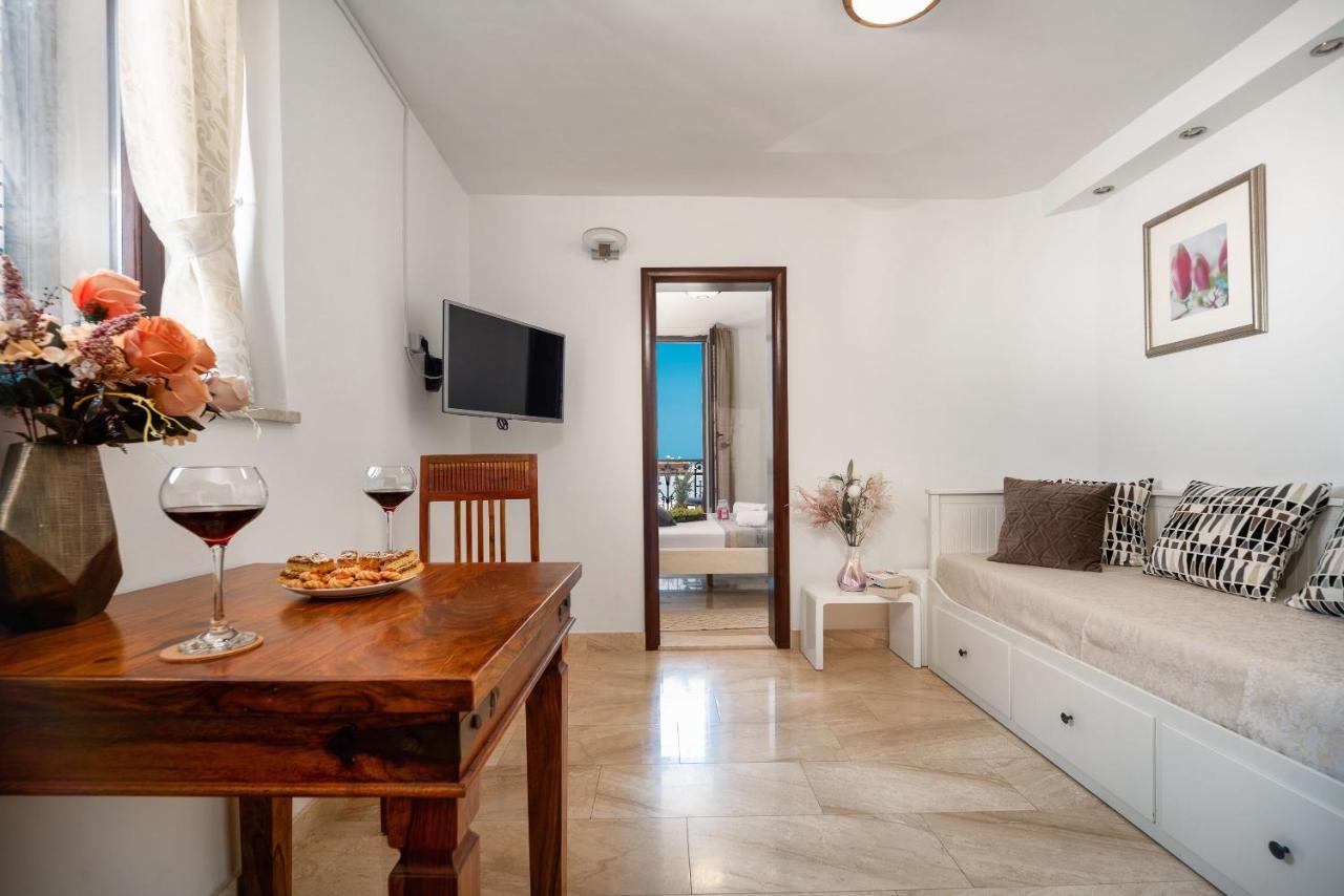 Luxury Apartments Perko Kaštela Екстериор снимка