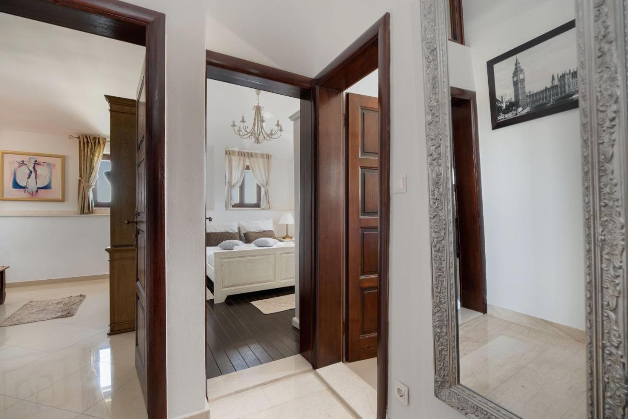 Luxury Apartments Perko Kaštela Екстериор снимка